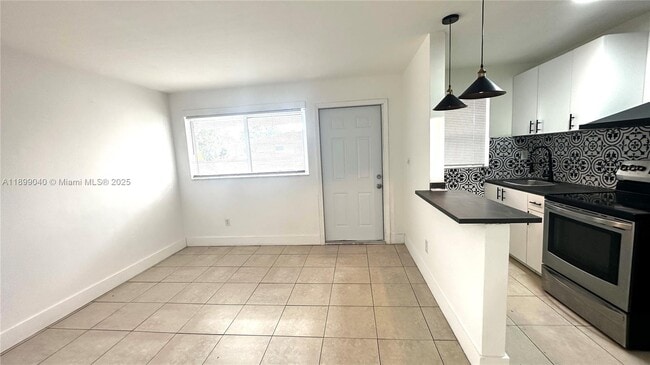 Foto del edificio - 310 NE 82nd St