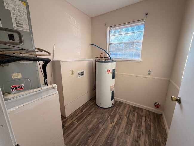 Foto del edificio - 1502 S Commerce Ave