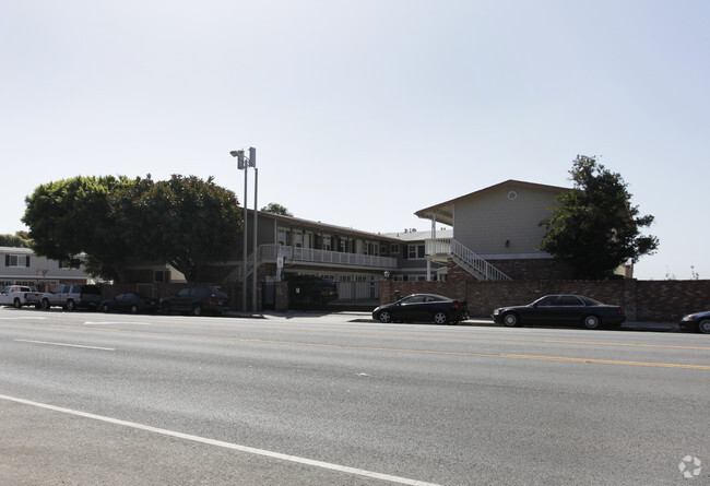 Building Photo - 22852-22860 Pacific Coast Hwy