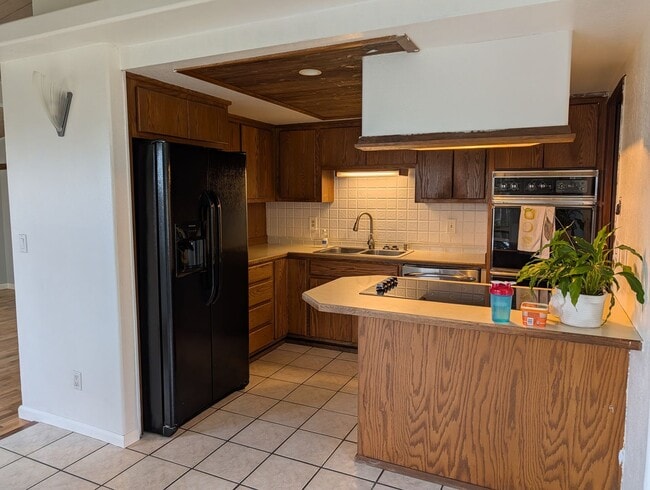 Foto del edificio - 825 N Laventure Rd