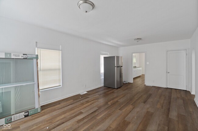 Foto del edificio - 1350 W 32nd St