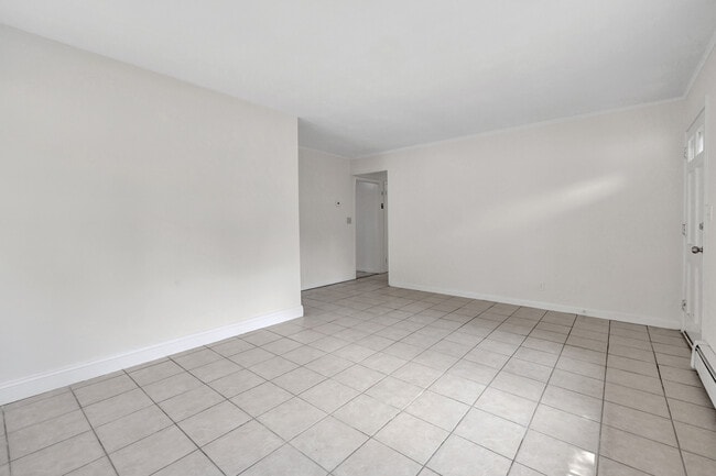 Building Photo - 46 Daniel Dr