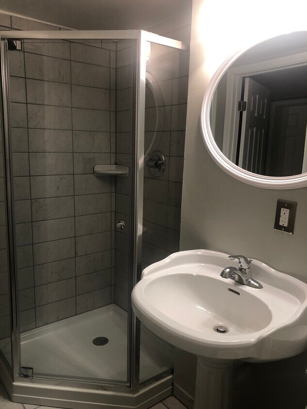 Bathroom - 19 Laughton St