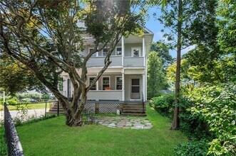 Building Photo - 137 Fair St