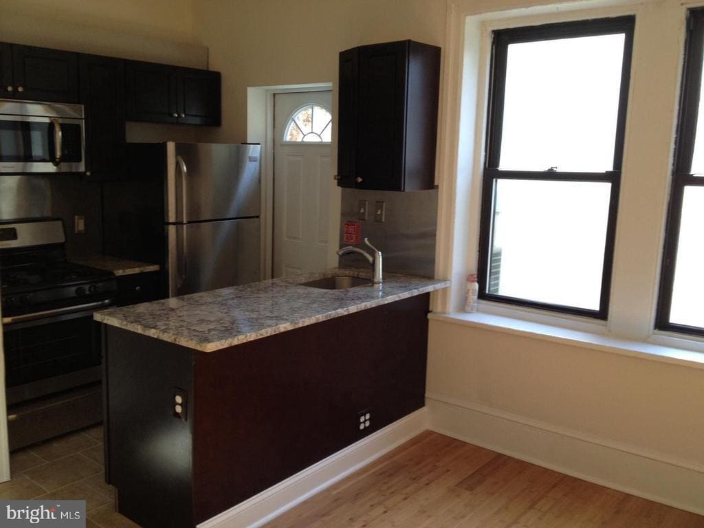 Foto principal - 1020 Pine St