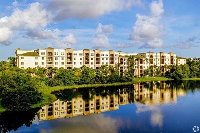 Building Photo - Vizcaya Lakes