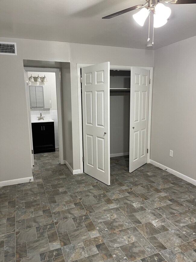 Bedroom - 2525 Annunciation St