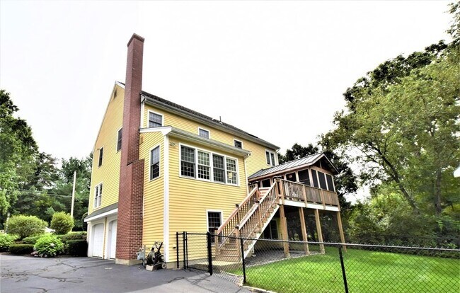 Foto del edificio - 398 Davis St