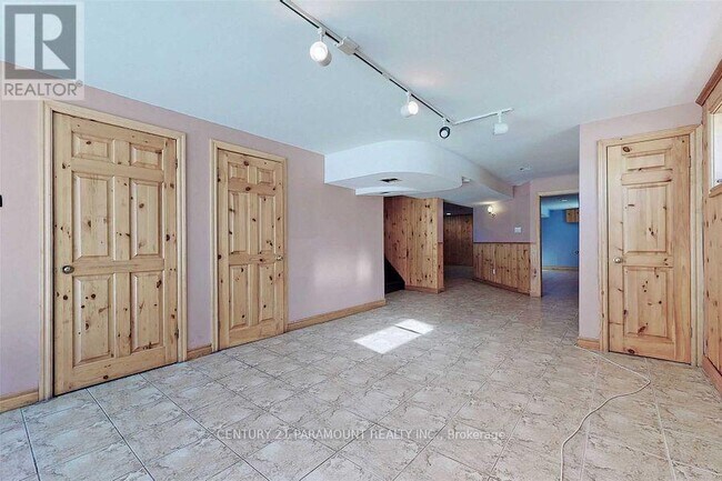 Photo du bâtiment - 8748 Creditview Rd