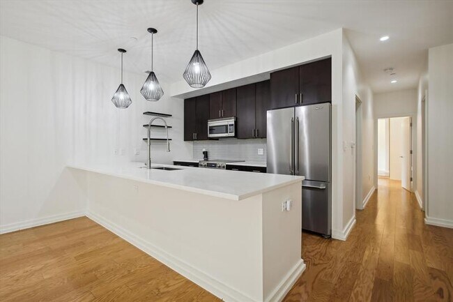 Building Photo - 1032 Otis St NE