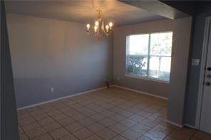Building Photo - 2505 Meadow Ln