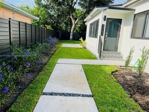 Building Photo - 3764 SW 27th Ln