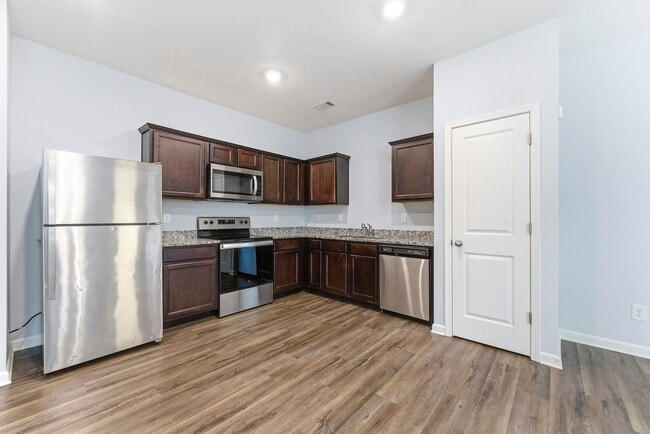 Foto del edificio - 3068 Tarian Way