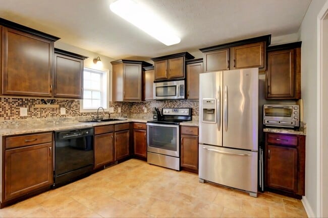 Building Photo - 1321 Allmon Dr