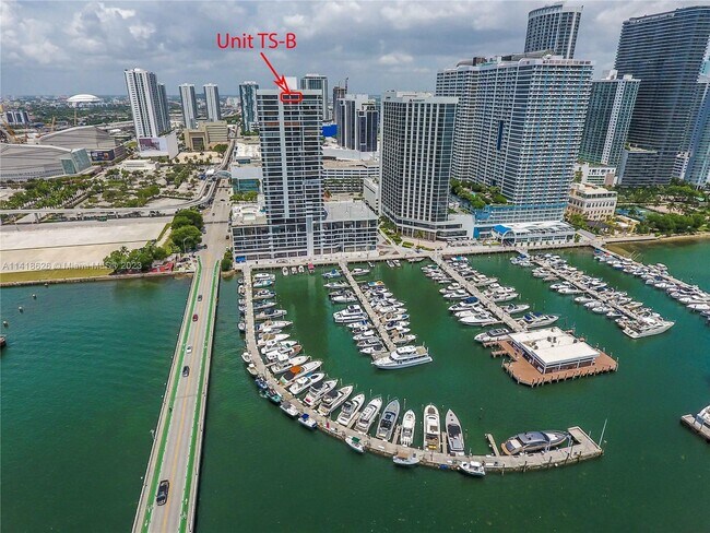 Foto del edificio - 555 NE 15th St