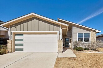 Building Photo - 129 Cupreata Ln