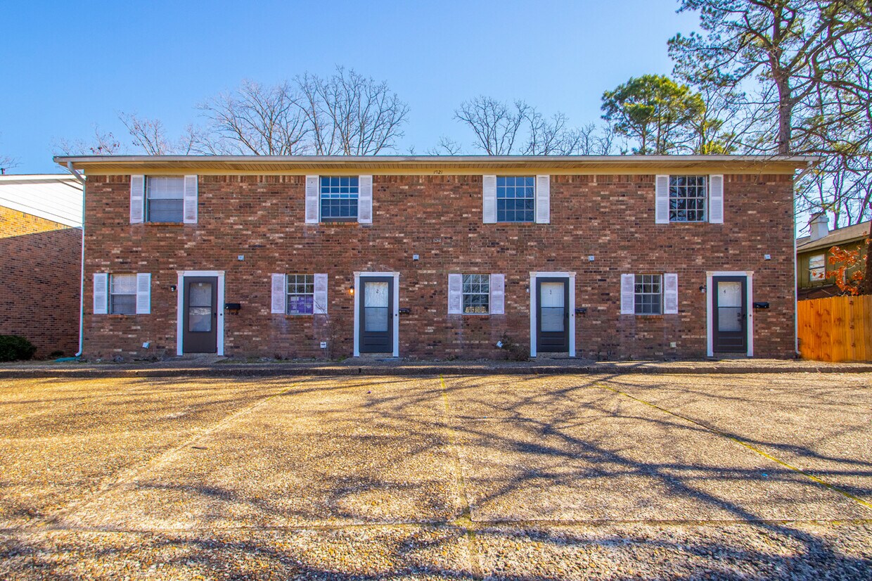 Foto principal - 1921 Sanford Dr