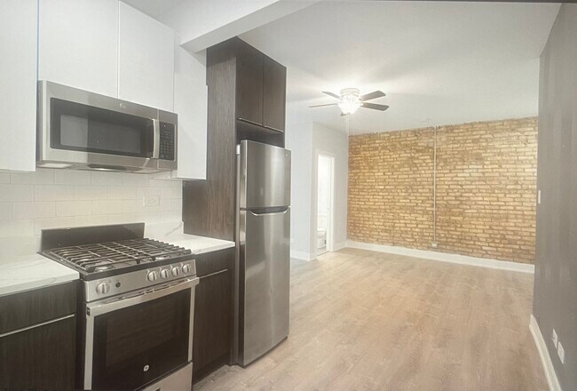 Building Photo - 1651 W Jonquil Ter