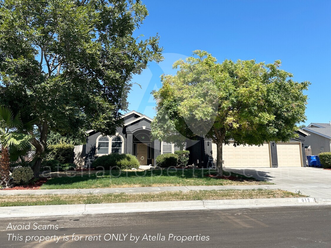 Foto principal - 912 Apple Ave