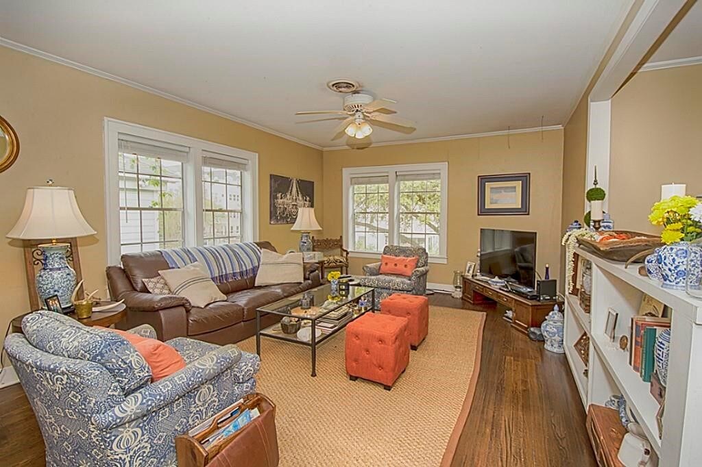 1827 Colquitt St, Houston, TX 77098 Townhouse for Rent in Houston, TX