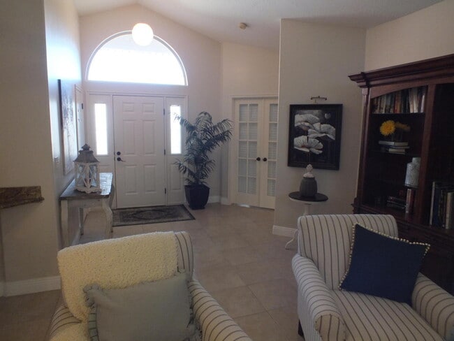 Building Photo - Beautiful dog friendly custom home in St. ...