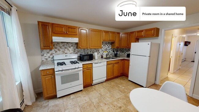 Building Photo - Room in Shared 3 bed/1 bath home in Central Square (Cambridge)