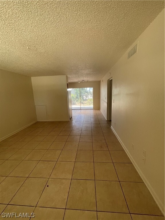 Building Photo - 1560 Colonial Blvd