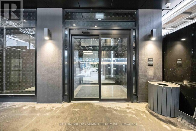 Photo du bâtiment - 120 Broadway Ave