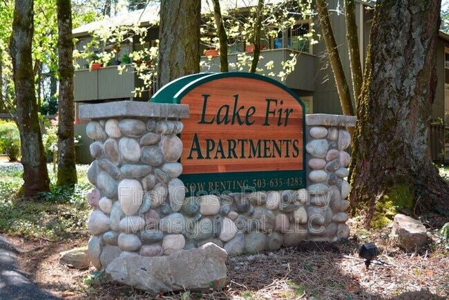Foto del edificio - 4628 Oakridge Rd