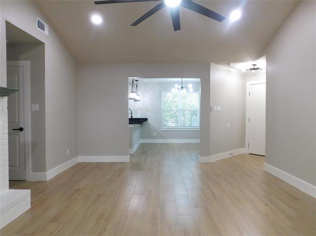 Foto del edificio - 404 Woodson Cir