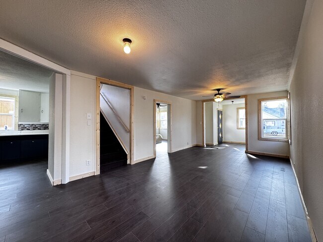 Foto del edificio - 324 1st Ave S