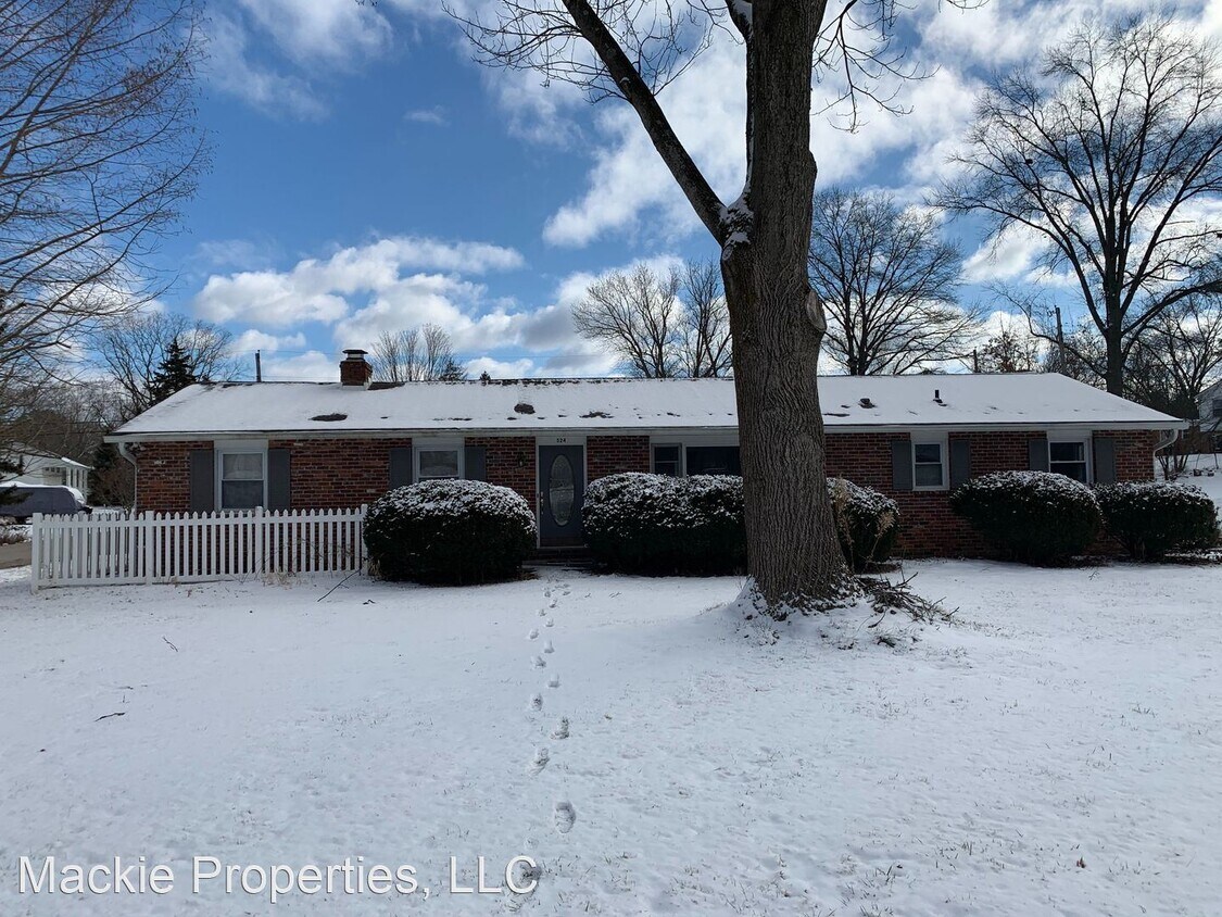 3 br, 1.5 bath House 524 North Staats Drive House Rental in