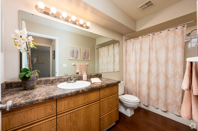 1BR, 1BA - 682SF - Bathroom - Willows of Coventry