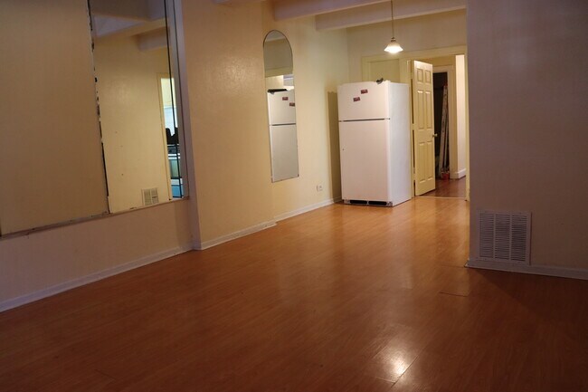 Foto del edificio - 9176 S Burnside Ave