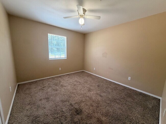 Foto del edificio - 3805 E 6th St