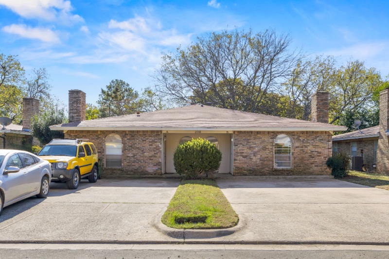 Photo - 2208 Viewtop Ln (Arlington, TX)