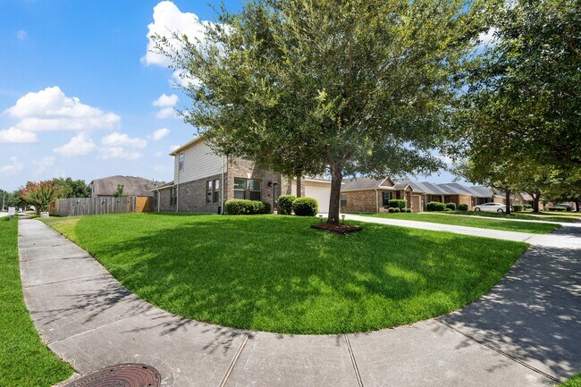 Foto del edificio - 4614 Pin Oak Creek Ln
