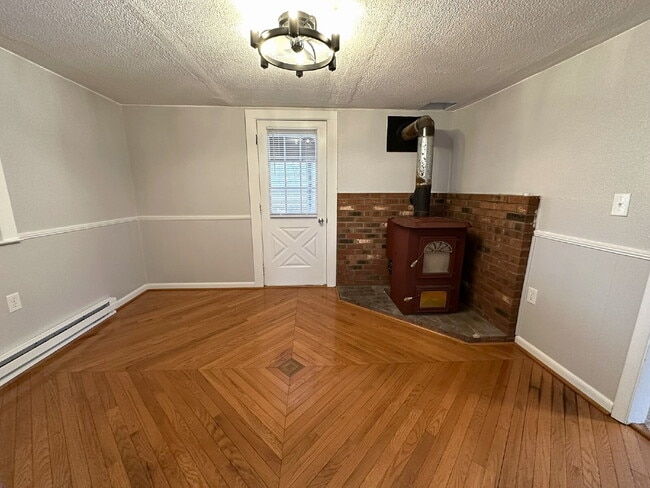 Building Photo - 2828 Cedarhurst Rd