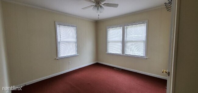 Building Photo - 2 br, 1 bath House - 909 E. Valley Drive