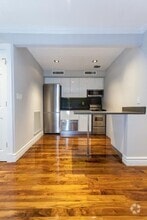 Building Photo - 350 W 21st St