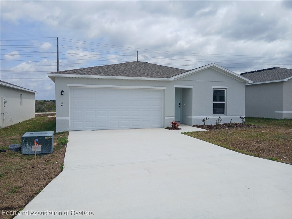 Foto principal - 1301 Stone Ridge Cir