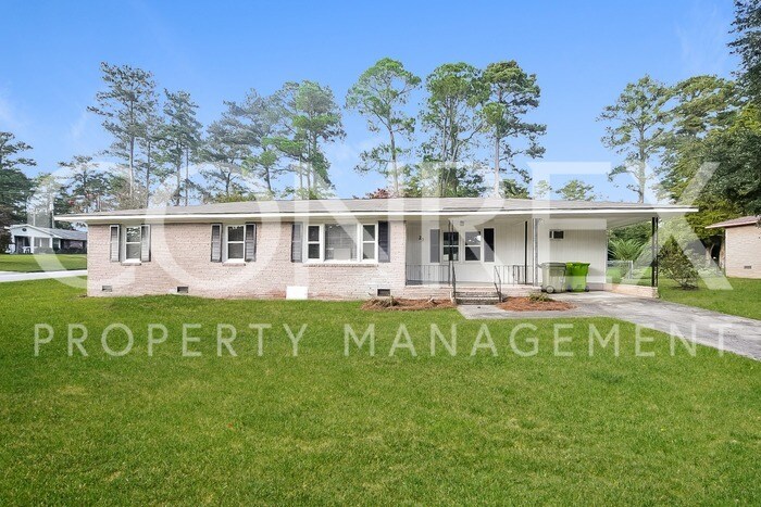 Primary Photo - Modern 4 Bedroom, 2 Bathroom