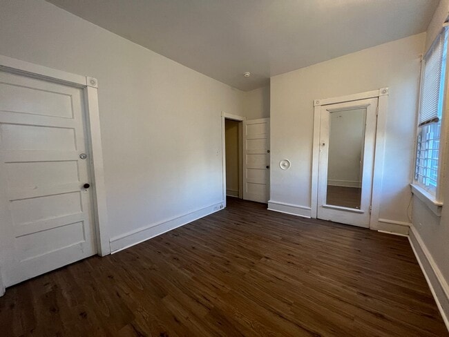 Building Photo - 605 W Olney Ave