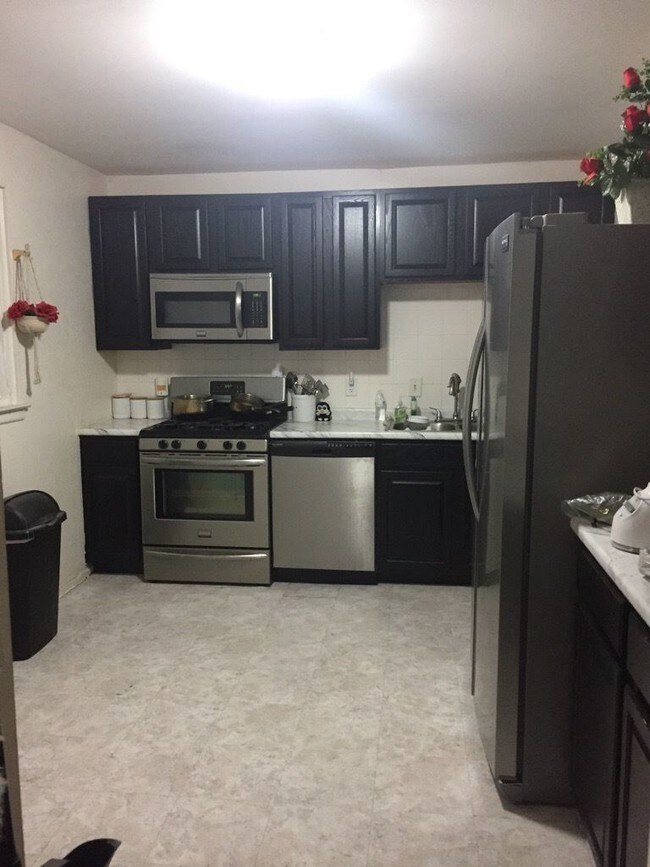 Building Photo - 1274 Fox Run