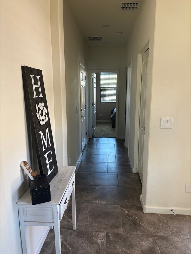 Foto del edificio - 4468 Covered Wagon Trl