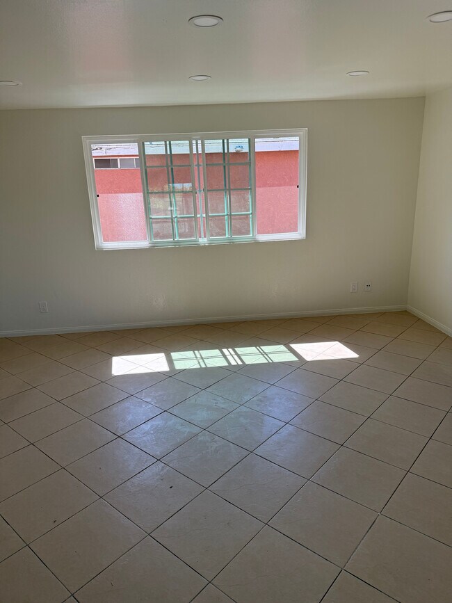 Foto del edificio - 9602 Otis St