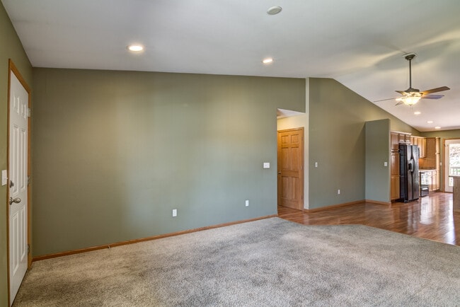 Building Photo - 3904 London Rd