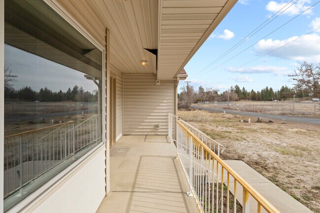 Building Photo - 5704 W Garden Springs Rd