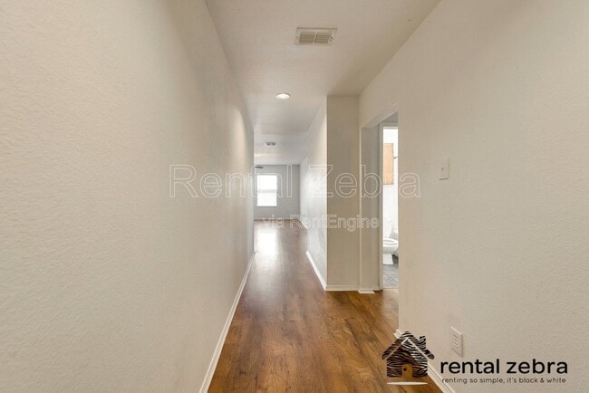 Building Photo - 1336 Castle Ridge Rd