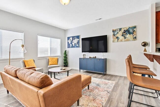 Foto del edificio - 5494 Cherry Ln